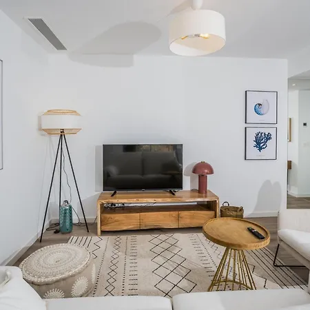 Prime Spanish Holidays - Essential Penthouse *